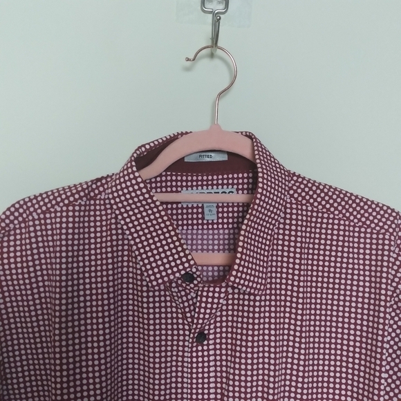 Express Men's Red and White Polka Dot Fitted Button Down Shirt Size XL - Picture 4 of 9